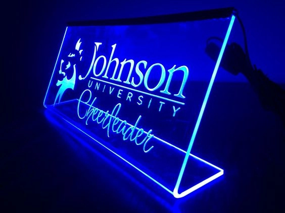 In mica LED bang mica LED phat sang noi bat ve dem